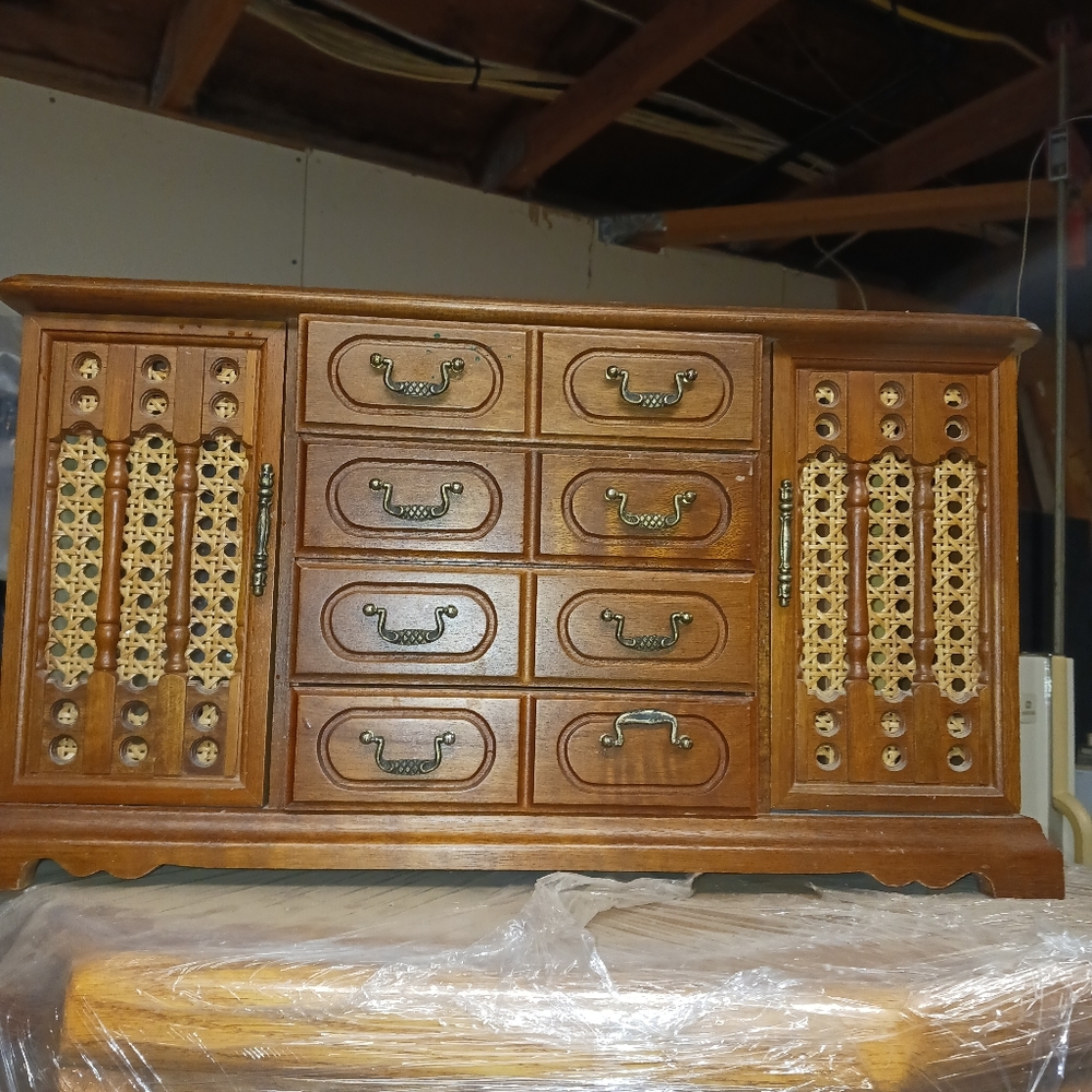 Jewelery box